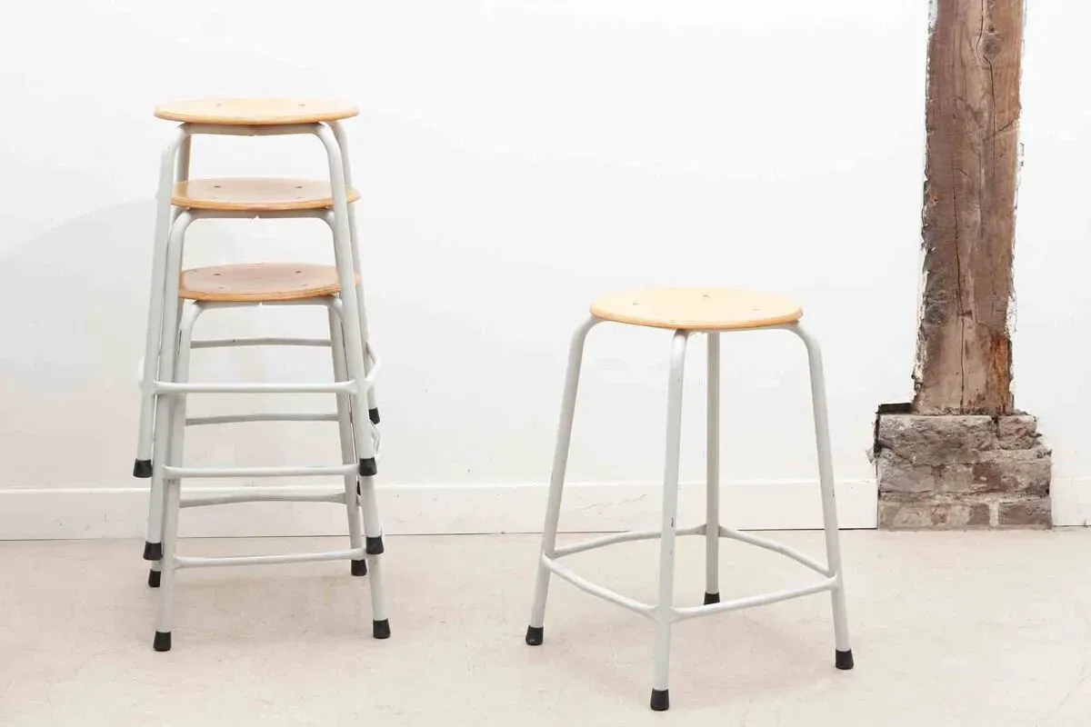 Illustration numéro 3 du produit Tabouret mi-haut chêne et blanc