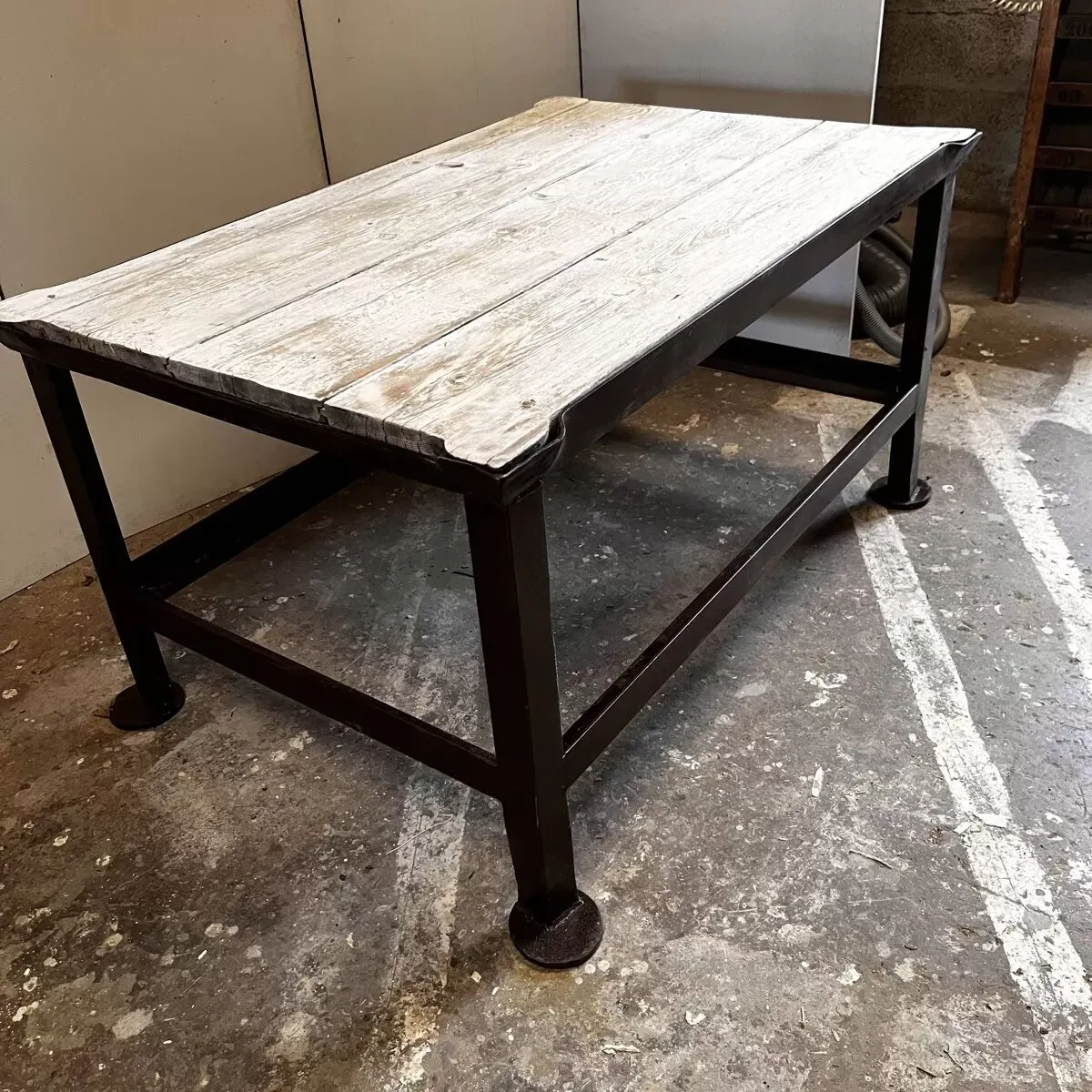 Illustration numéro 3 du produit Table basse