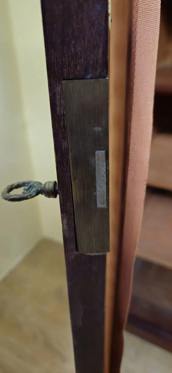 Illustration numéro 3 du produit Bibliothèque en acajou style Louis XVI – Travail Parisien, fin XIXe siècle