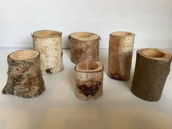 Illustration numéro 3 du produit Six bougeoirs en bois