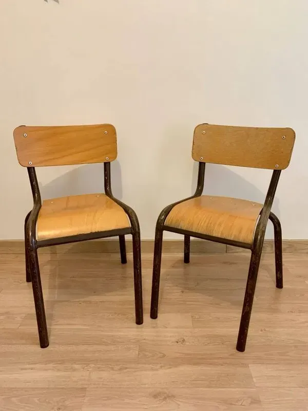 Illustration numéro 3 du produit Chaises écolier