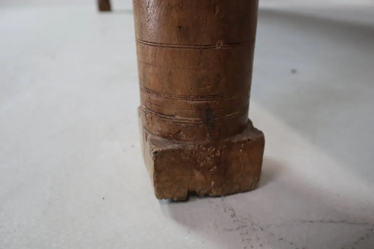 Illustration numéro 3 du produit Table à manger en teck indonésien sculptée à la main