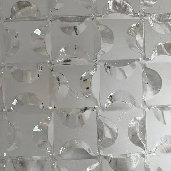 Illustration numéro 3 du produit Plafonnier rond en verre holophane, années 60