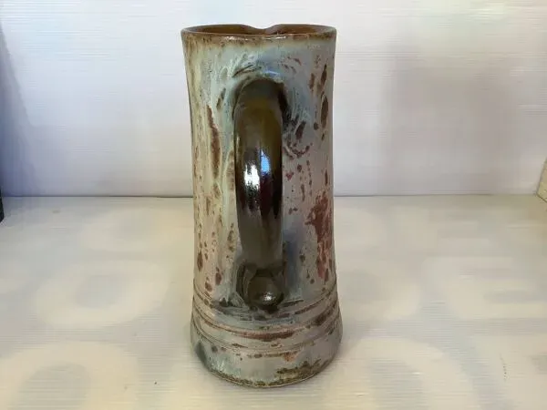 Illustration numéro 3 du produit Grand pichet vase Belgique signé Dubois