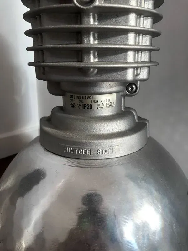 Illustration numéro 3 du produit Grandes suspsensions Zumtobel Copa D-1 // Charles Keller 1990 // Lot de 2