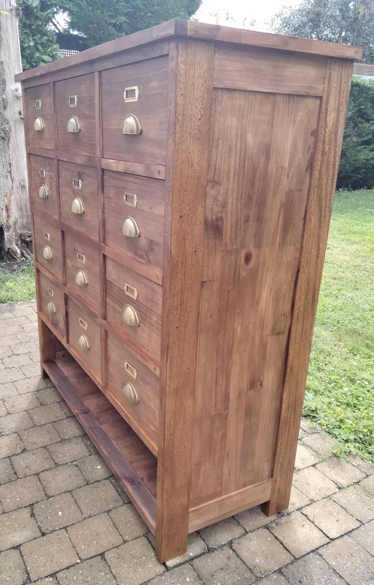 Illustration numéro 3 du produit Meuble de métier