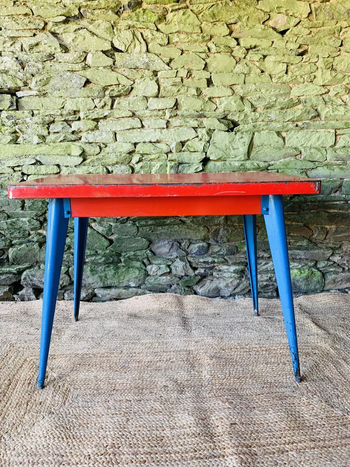 Illustration numéro 3 du produit Table en métal Tolix T55 année 50