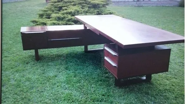 Illustration numéro 3 du produit Bureau type ''direction