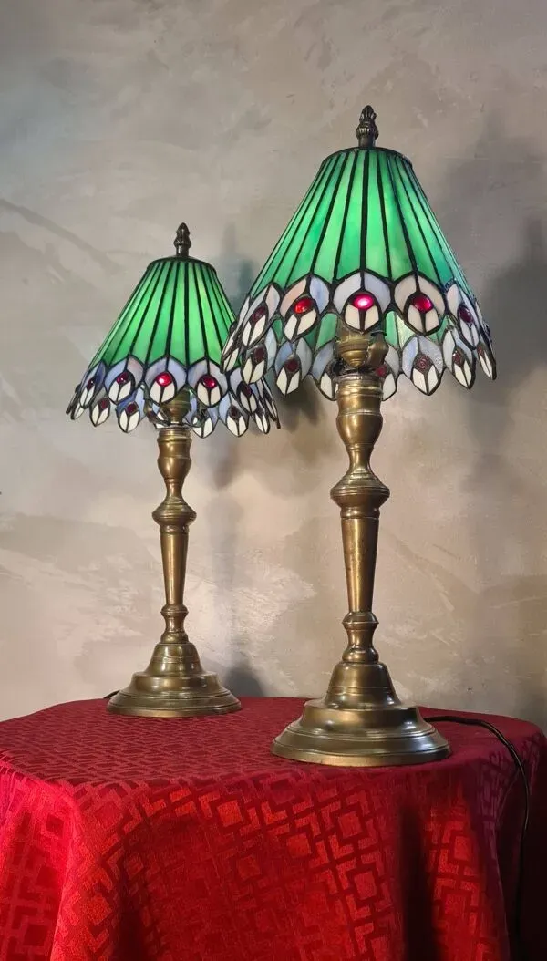 Illustration numéro 3 du produit Paire lampe laiton ancienne art nouveau,  Abat jour verre 46x20 vitrail sty