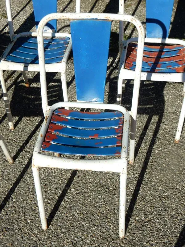Illustration numéro 3 du produit 6 anciennes chaises de bistrot Tolix en métal - Style industriel