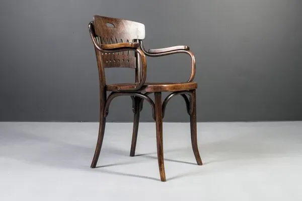 Illustration numéro 3 du produit 4 chaises Thonet par Jacob & Josef Kohn, modèle No. 380, 1930