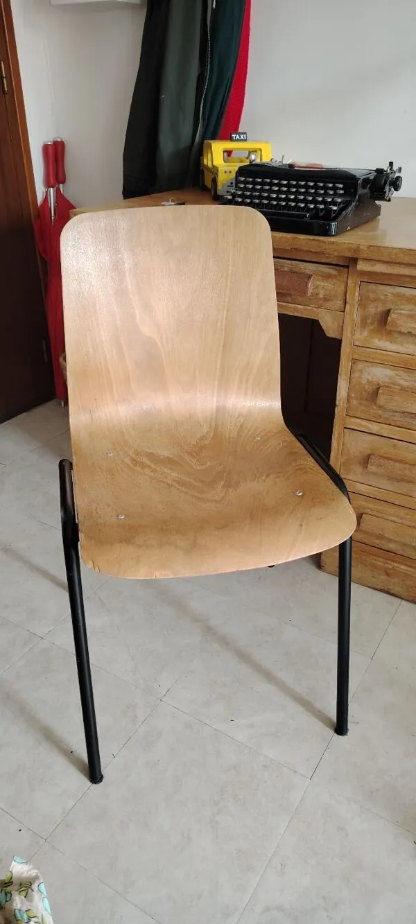 Illustration numéro 3 du produit Chaise vintage