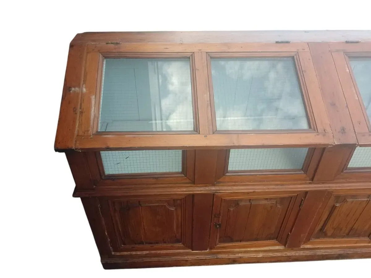 Illustration numéro 3 du produit Vitrine de mercerie ou épicerie 19ème