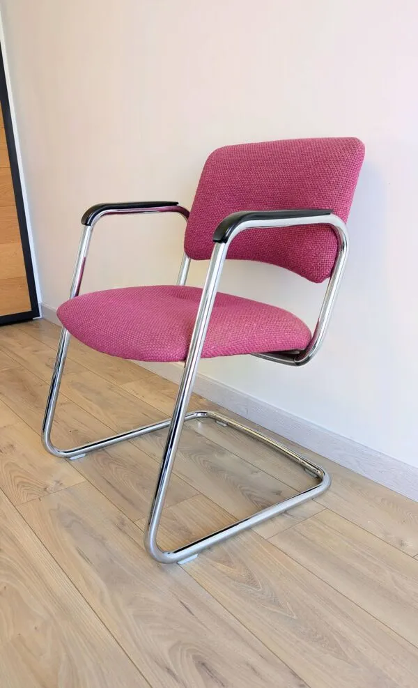 Illustration numéro 3 du produit Fauteuil Strafor Steelcase 421 vintage tissu prune, 1989