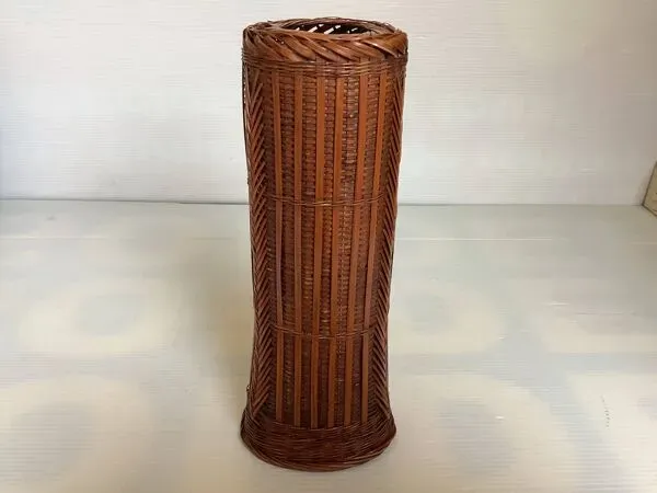 Illustration numéro 3 du produit Vase tressé bambou pot brushpot