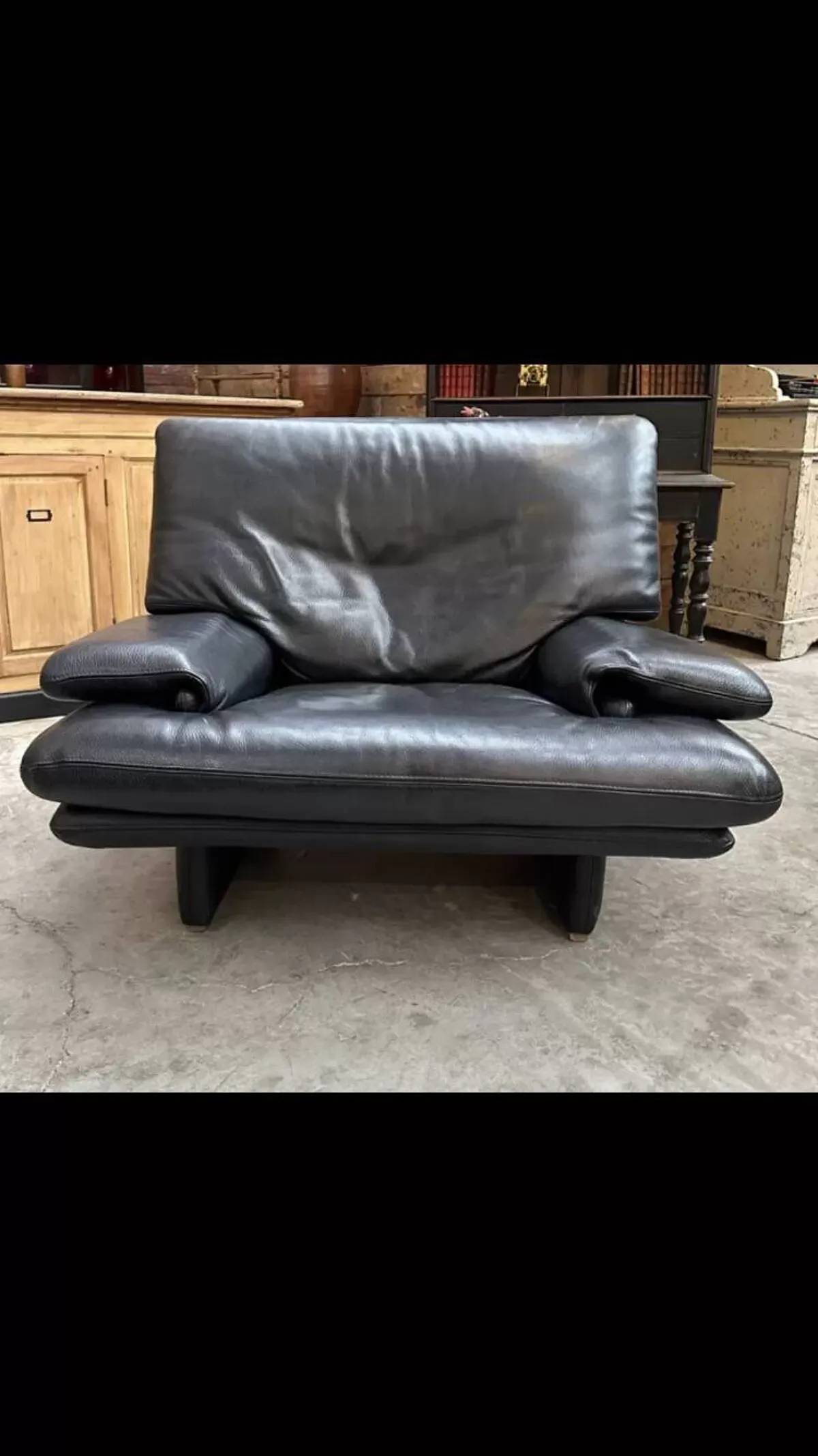 Illustration numéro 3 du produit Paire de fauteuils design cuir buffle