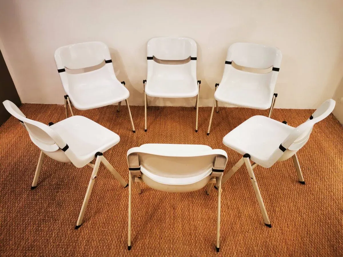 Illustration numéro 3 du produit Suite de 6 chaises DORSAL par E. Ambas & G. Pirelli