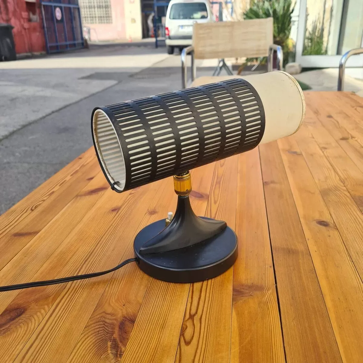 Illustration numéro 3 du produit Lampe à poser Arlus, années 50