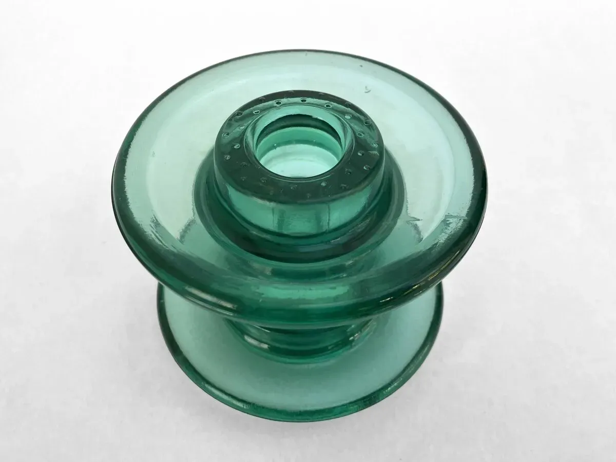 Illustration numéro 3 du produit Ancien isolateur edf eiv a21 à détourner en bougeoir industriel • verre trempé
