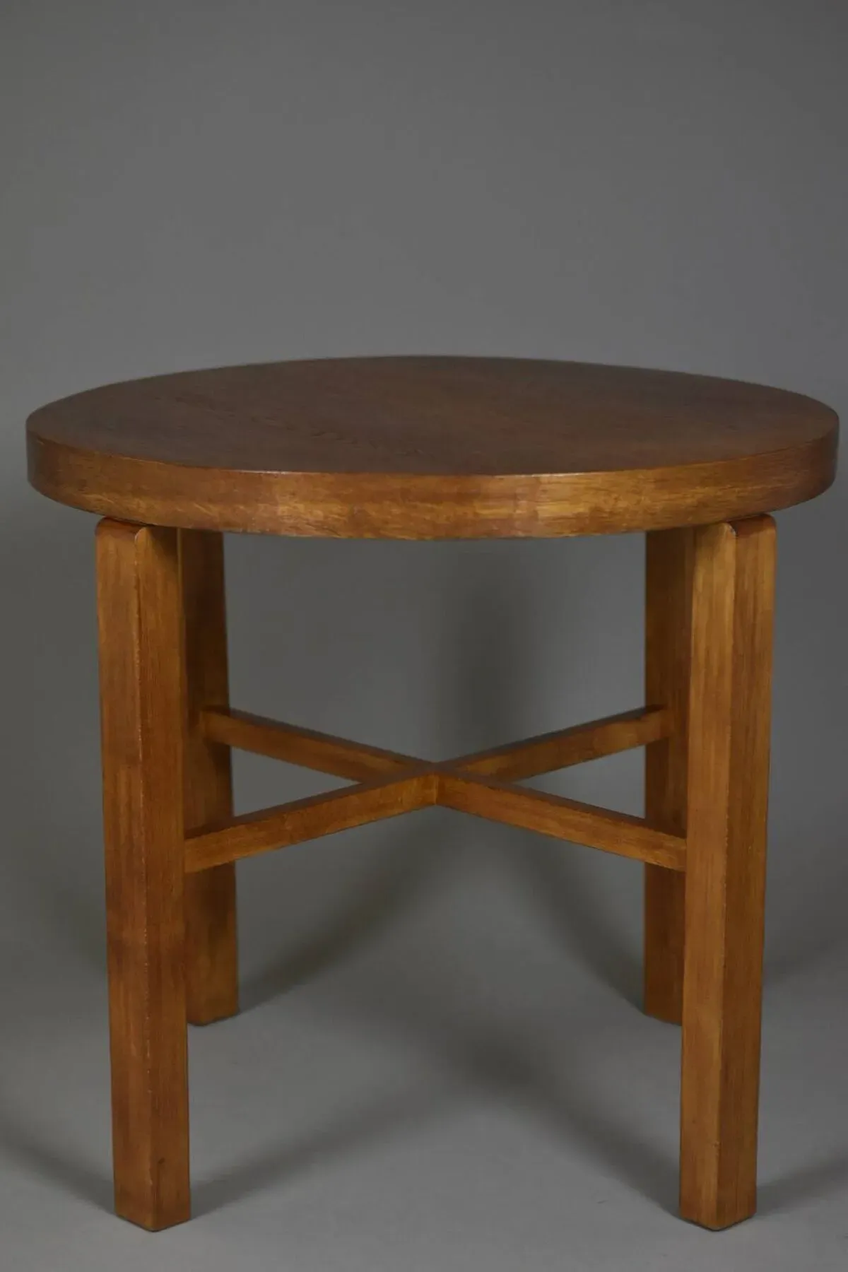 Illustration numéro 3 du produit Table d'appoint en placage de chêne, années 1930, rénovée à la main, Art déco polonais