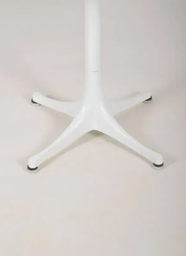 Illustration numéro 3 du produit Table modèle 5452 conçue par George Nelson pour Herman Miller, années 1960