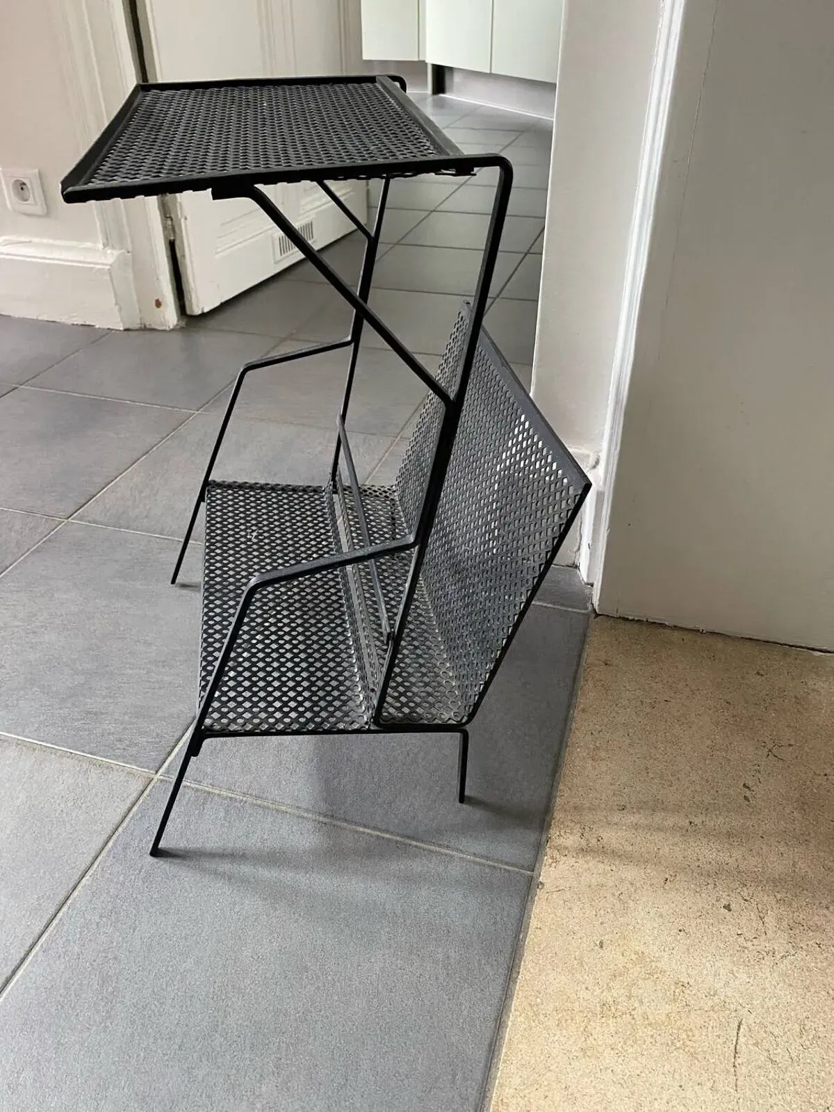 Illustration numéro 3 du produit Porte revue style Mathieu Matégot