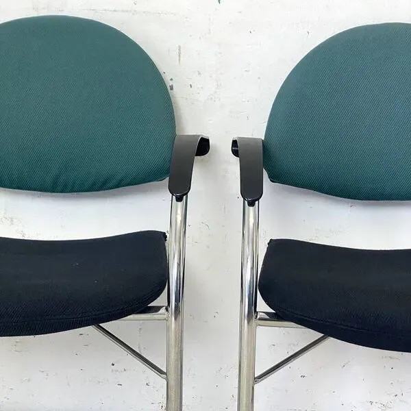 Illustration numéro 3 du produit Paire de chaises modele Onda édition VITRA Design Mario Bellini