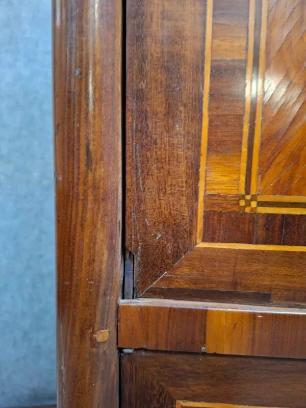 Illustration numéro 3 du produit Secrétaire à abattant en marqueterie, époque Louis XVI fin XVIIIe