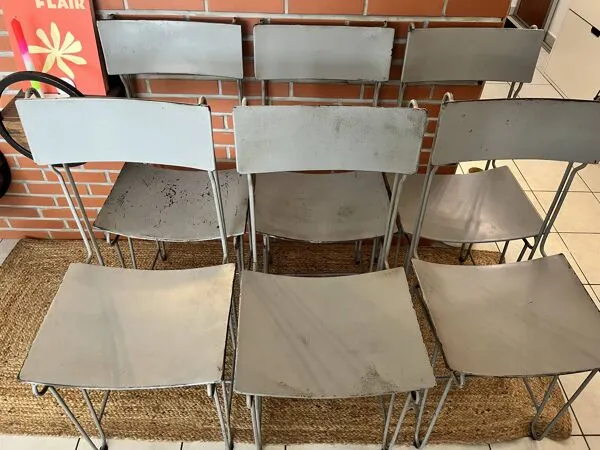 Illustration numéro 3 du produit Ensemble de 6 chaises métalliques françaises – Années 1960–70 – Design mode