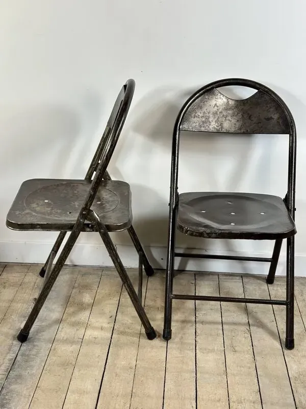 Illustration numéro 3 du produit Chaises série de 6 de style industrielle années 2000