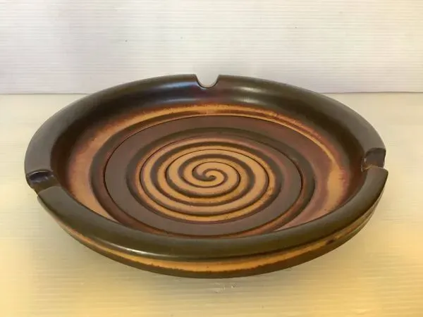 Illustration numéro 3 du produit Vide poche cendrier spirale Jan Van Erp