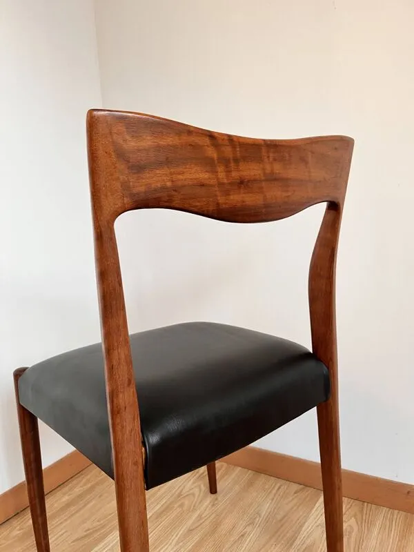 Illustration numéro 3 du produit Chaise de salle à manger scandinave