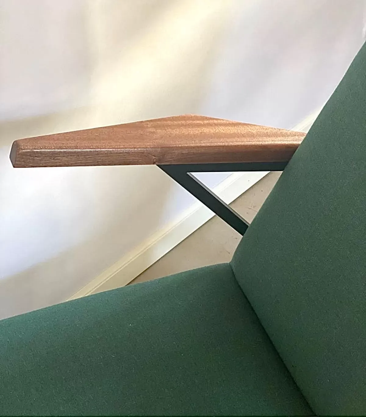 Illustration numéro 3 du produit Fauteuil avec accoudoirs