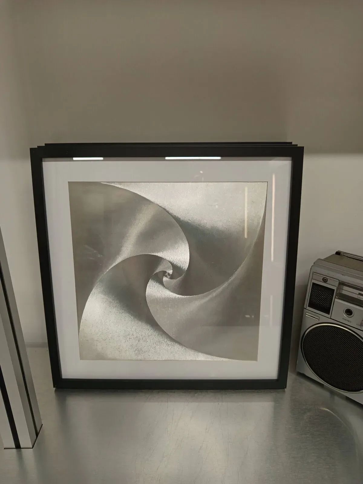 Illustration numéro 3 du produit Aluchromie d'Op Art cinétique encadrée