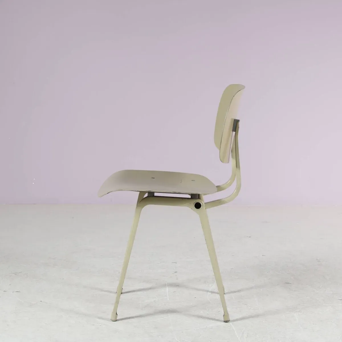 Illustration numéro 3 du produit Chaise Revolt des années 1950 par Friso Kramer pour Ahrend de Cirkel, Pays-Bas