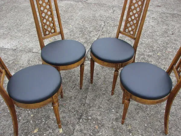 Illustration numéro 3 du produit Ensemble de 4 chaises , Jasienica fin des années 60