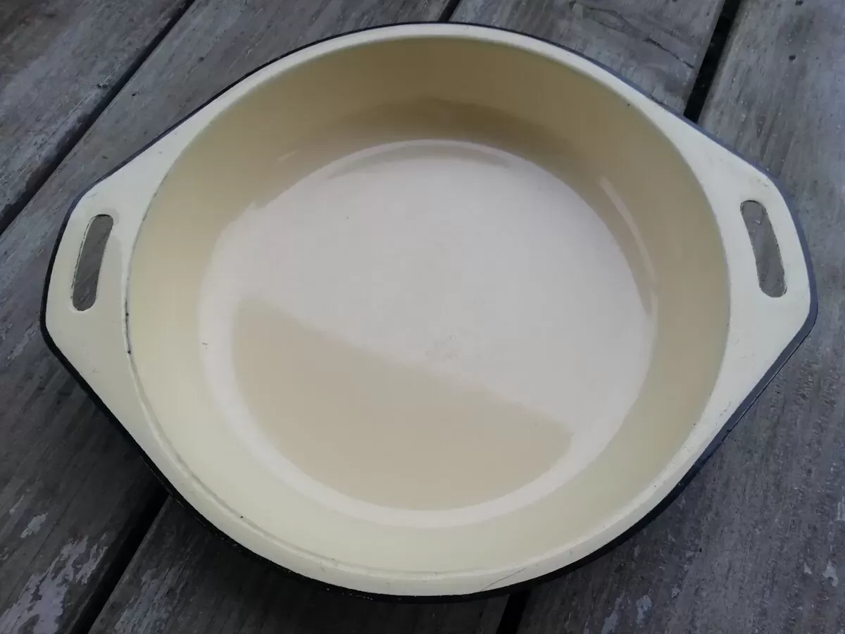 Illustration numéro 3 du produit Plat en tôle émaillée