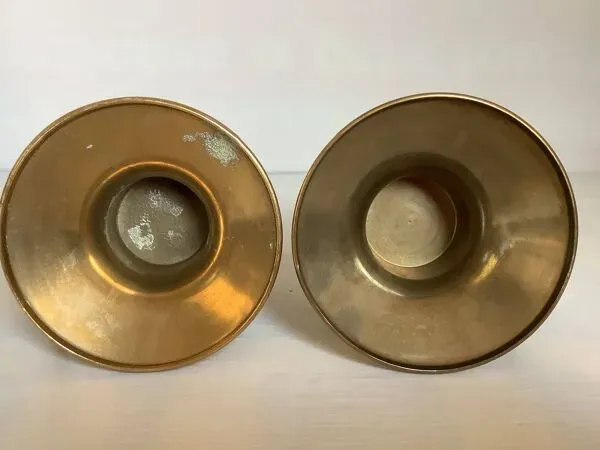 Illustration numéro 3 du produit Paire de bougeoirs rat de cave pied tulipe bronze