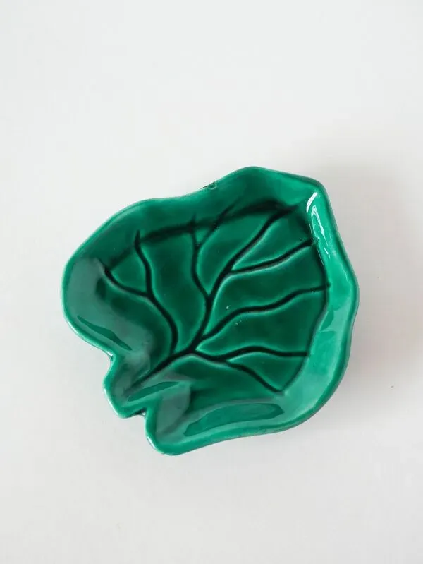 Illustration numéro 3 du produit Vide-poche feuille en barbotine, 1970