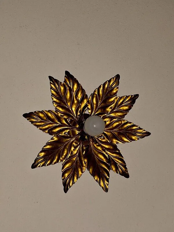 Illustration numéro 3 du produit Plafonnier en laiton doré florentin des années 1960 par Hans Kögl.