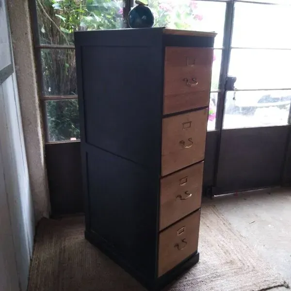 Illustration numéro 3 du produit Meuble de métier