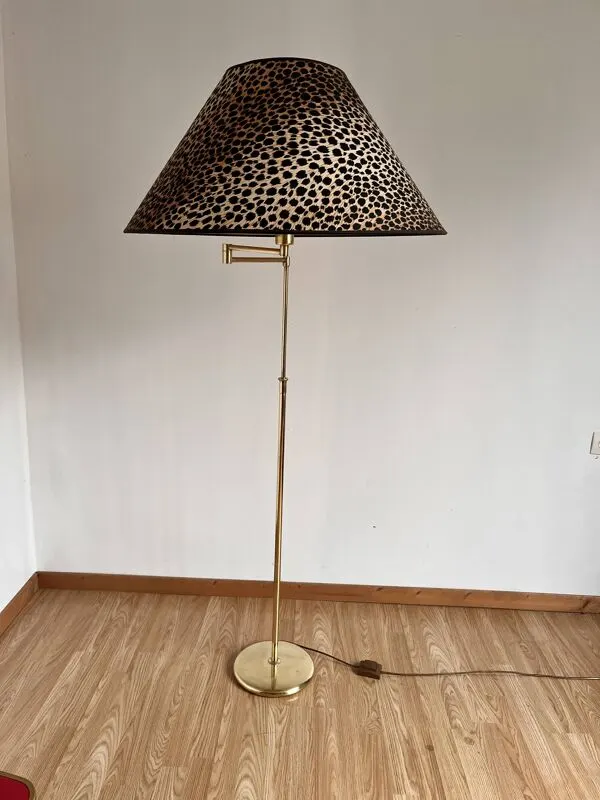 Illustration numéro 3 du produit Lampadaire laiton
