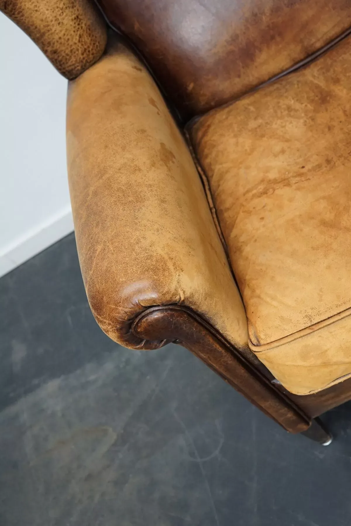 Illustration numéro 3 du produit Fauteuil club en cuir