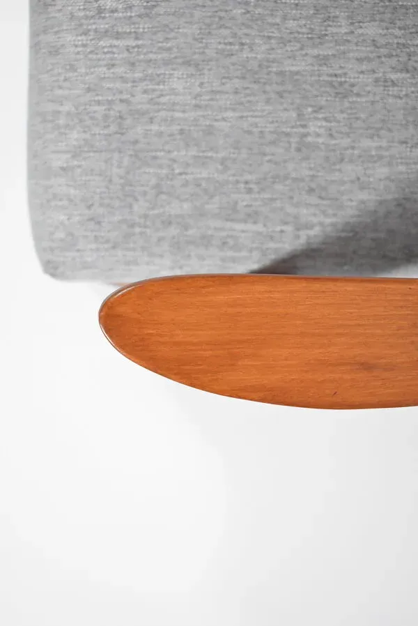 Illustration numéro 3 du produit Fauteuil vintage Compas, années 1960, restauré, tissu gris, teck