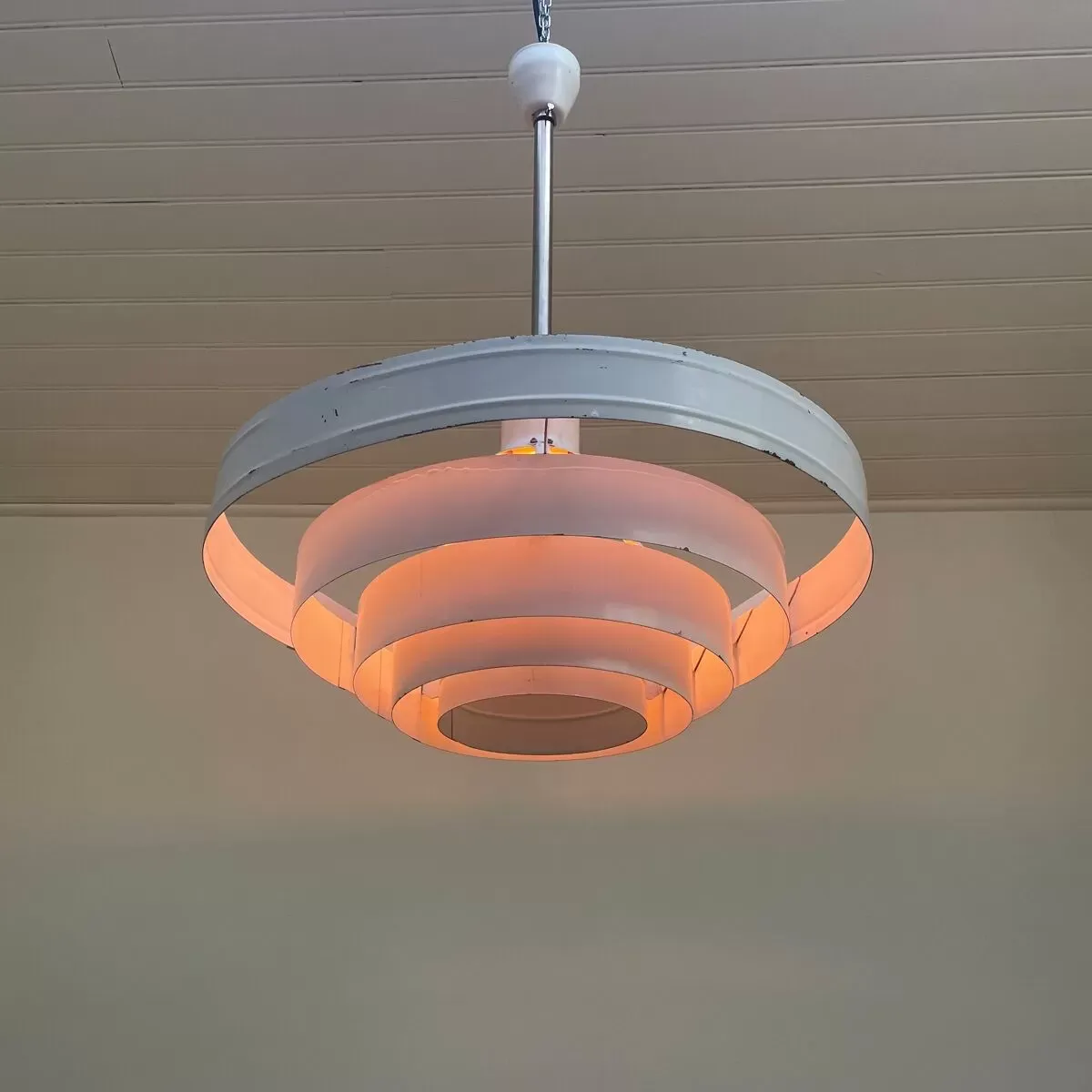 Illustration numéro 3 du produit Suspension minimaliste