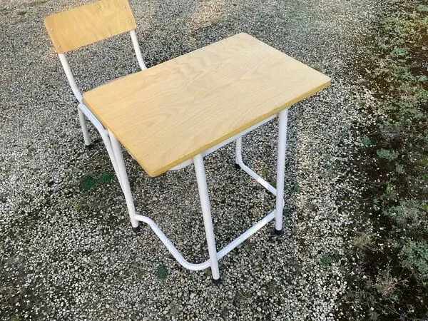 Illustration numéro 3 du produit Pupitre d’école