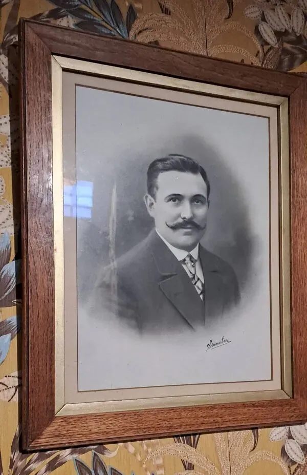 Illustration numéro 3 du produit Lot de 2 cadres photos couple victorien portrait tableau ancêtre femme et homme xix france