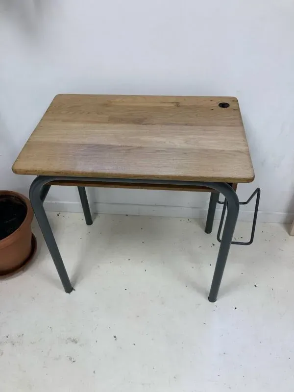 Illustration numéro 3 du produit Bureau écolier