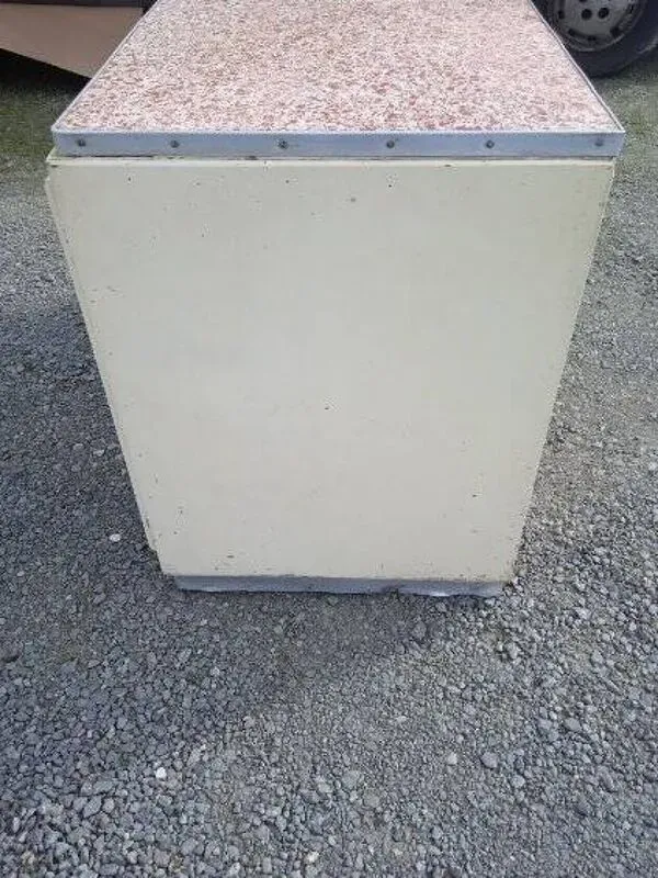 Illustration numéro 3 du produit Buffet Parisien 2 portes