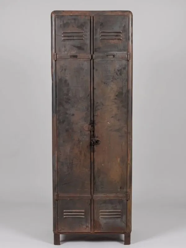 Illustration numéro 3 du produit Armoire metalique vintage usine